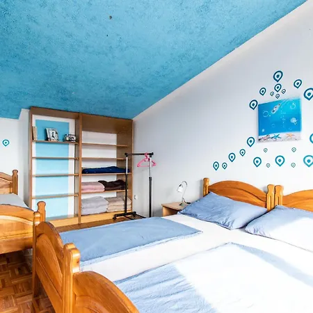 5 Bedroom Gorgeous In - Jasenice Holiday home *