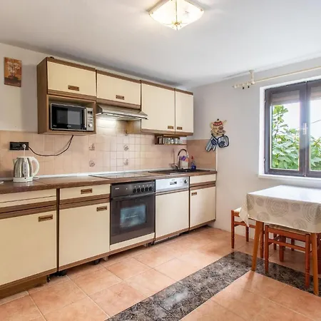 Holiday home 5 Bedroom Gorgeous In - Jasenice