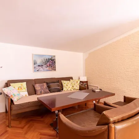 Vakantiehuis 5 Bedroom Gorgeous In - Jasenice *