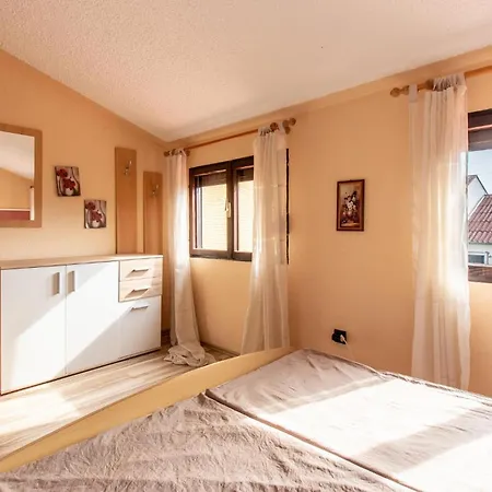 Holiday home 5 Bedroom Gorgeous In - Jasenice *