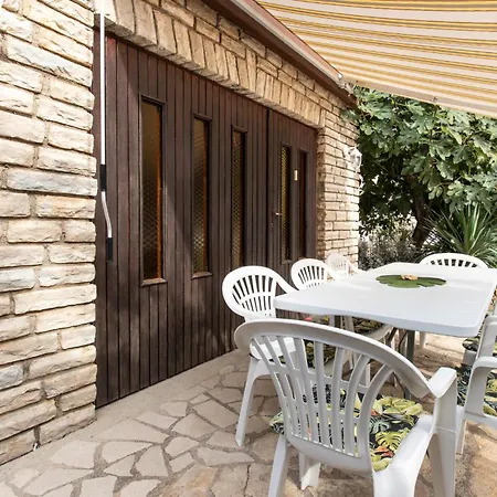 5 Bedroom Gorgeous In - Jasenice Holiday home *